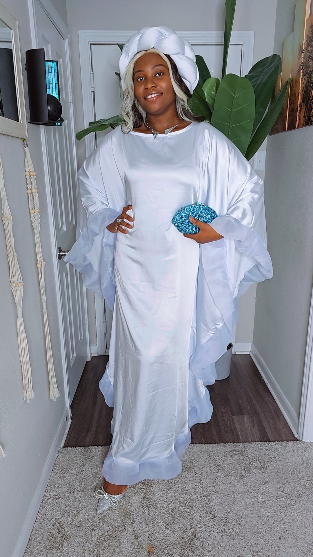 Ana white silk with head band-Fashion Item as shown in the Picture Description