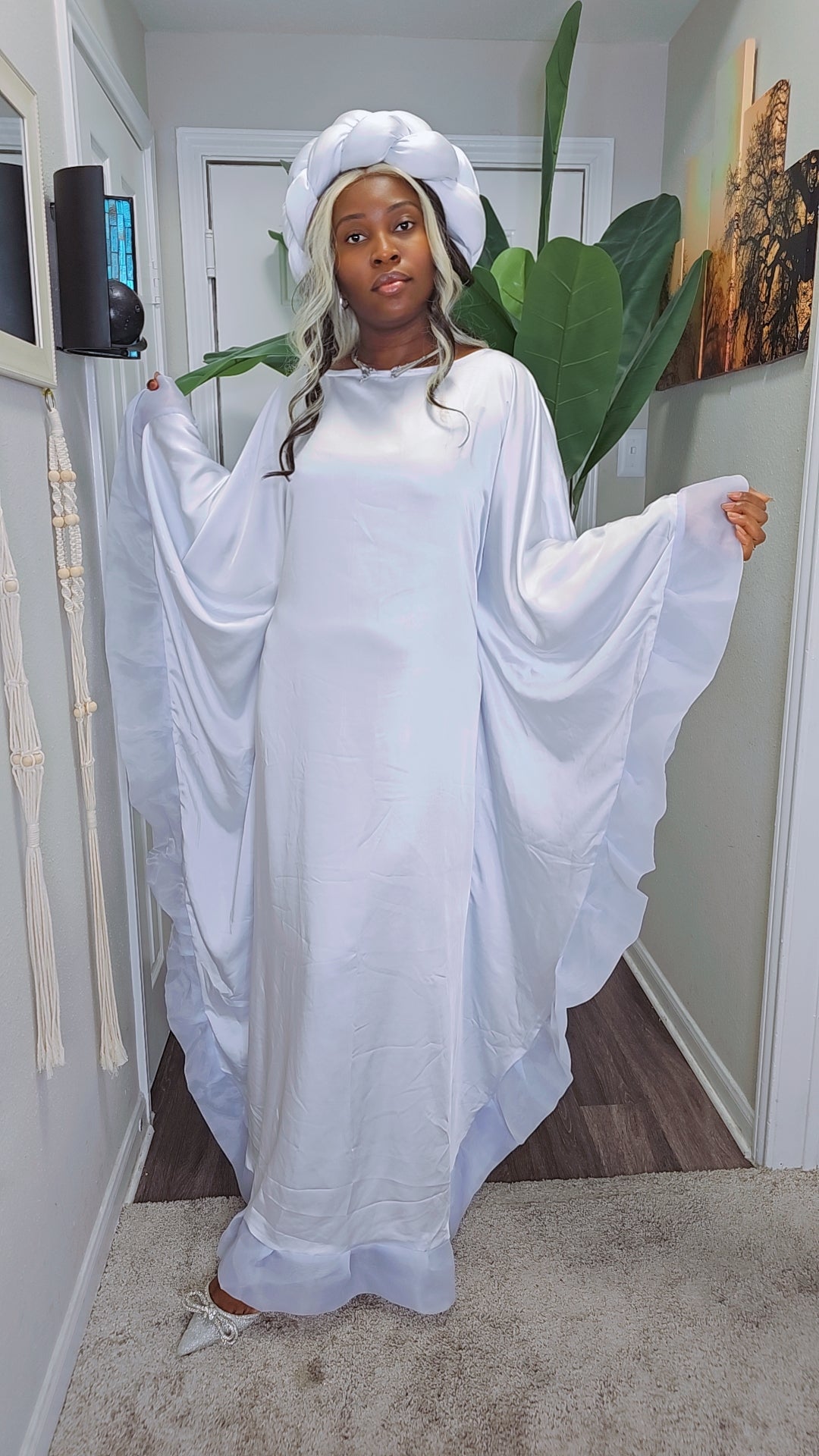 Ana white silk with head band-Fashion Item as shown in the Picture Description